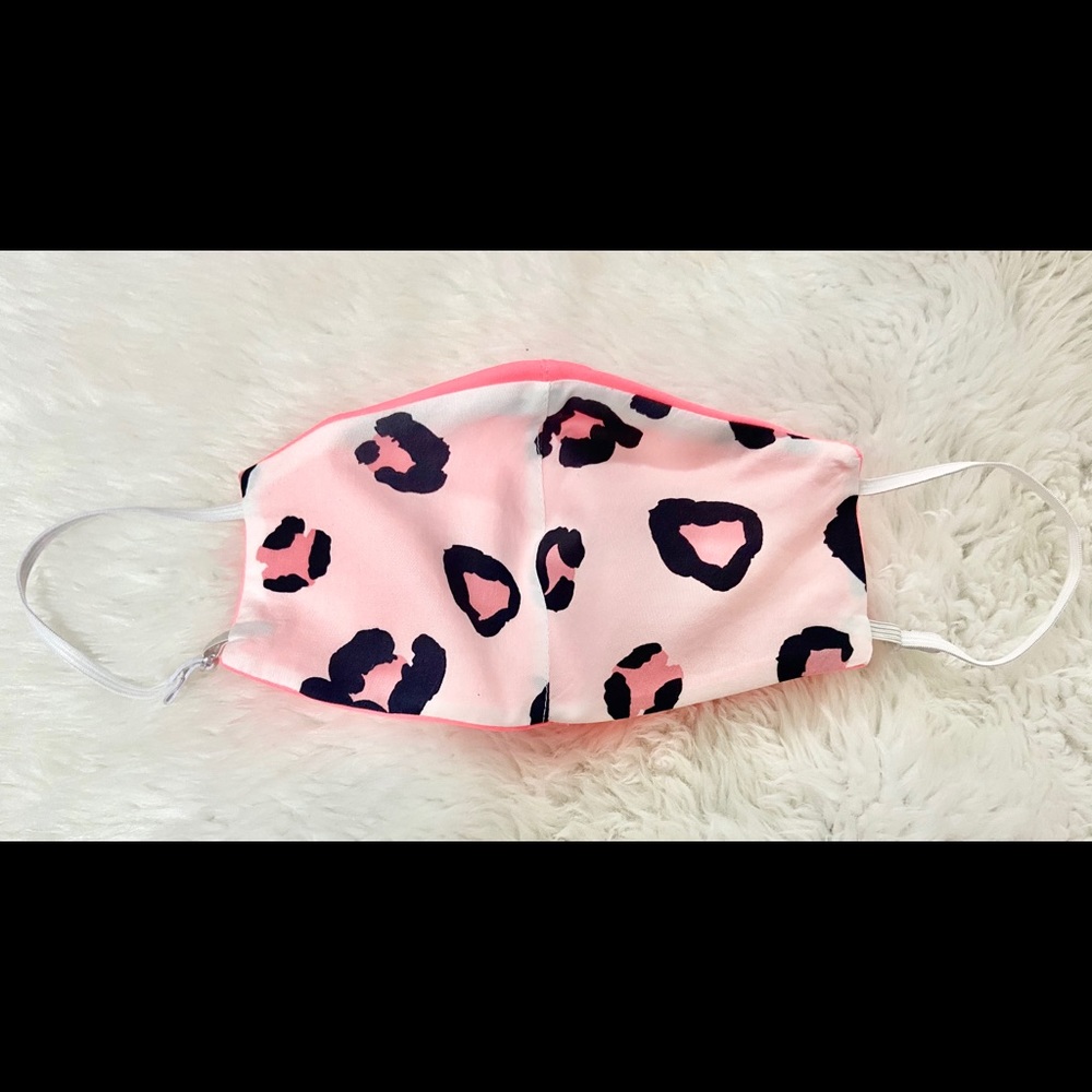 Face mask 😷 Pink leopard !! Scuba material 😌